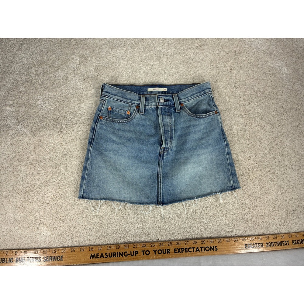 Levis Icon Skirt Womens 25‎ Light Wash Denim Raw Hem Mini Skirt A4694-0024